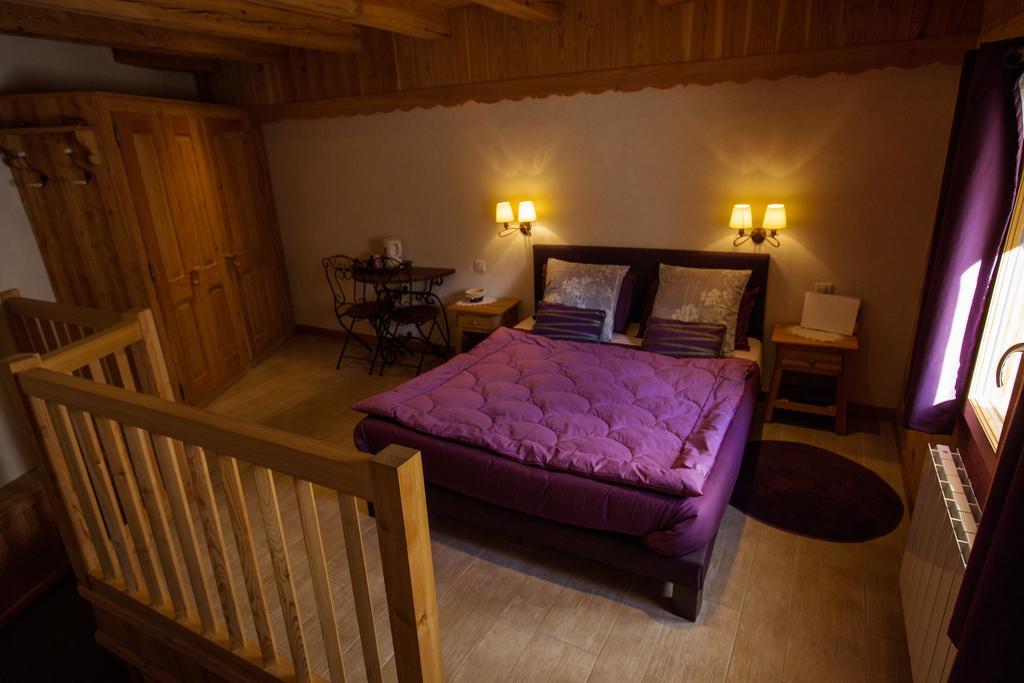 Le Bacchu Ber Bed & Breakfast Briancon  Exterior photo