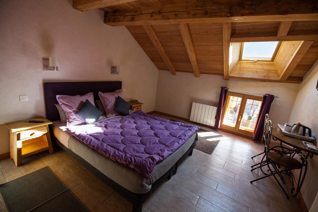 Le Bacchu Ber Bed & Breakfast Briancon  Exterior photo